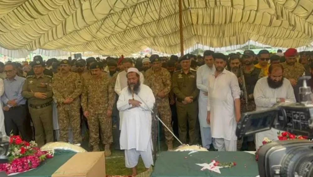 pakistan police with terrorists