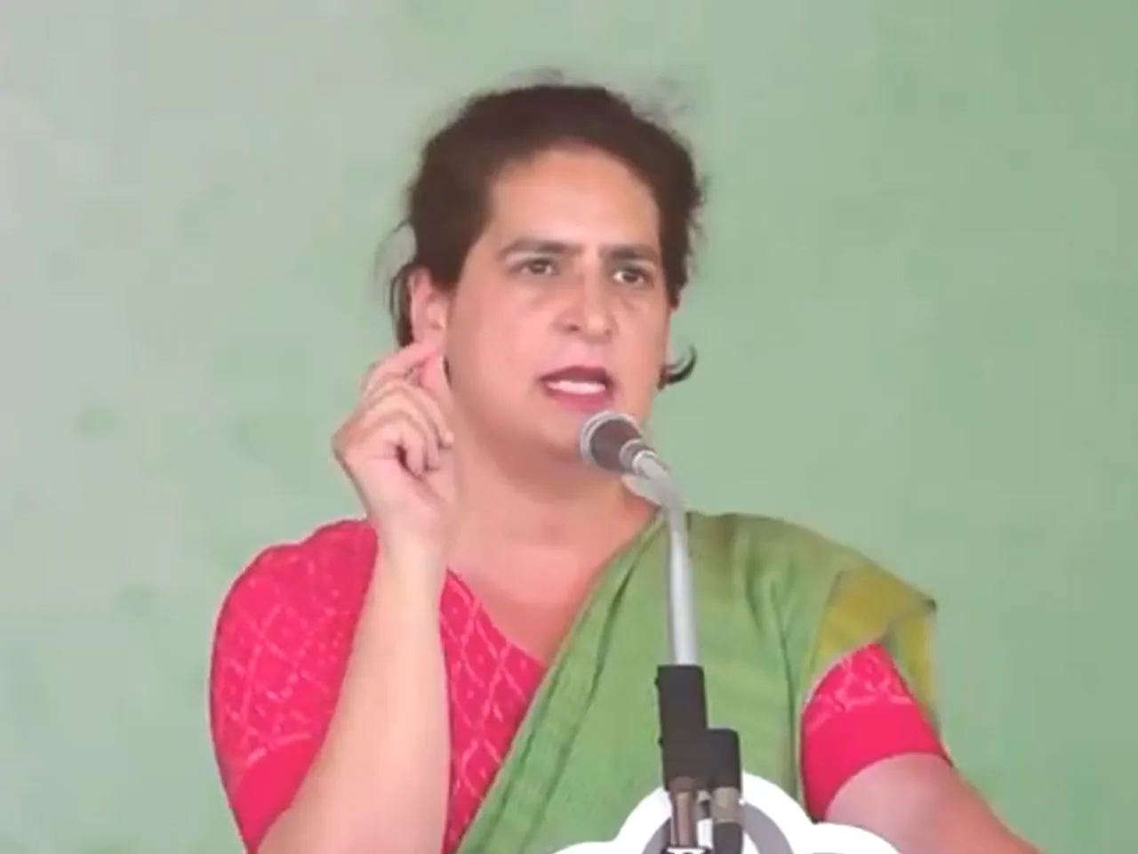 priyanka gandhiyy2.jpg