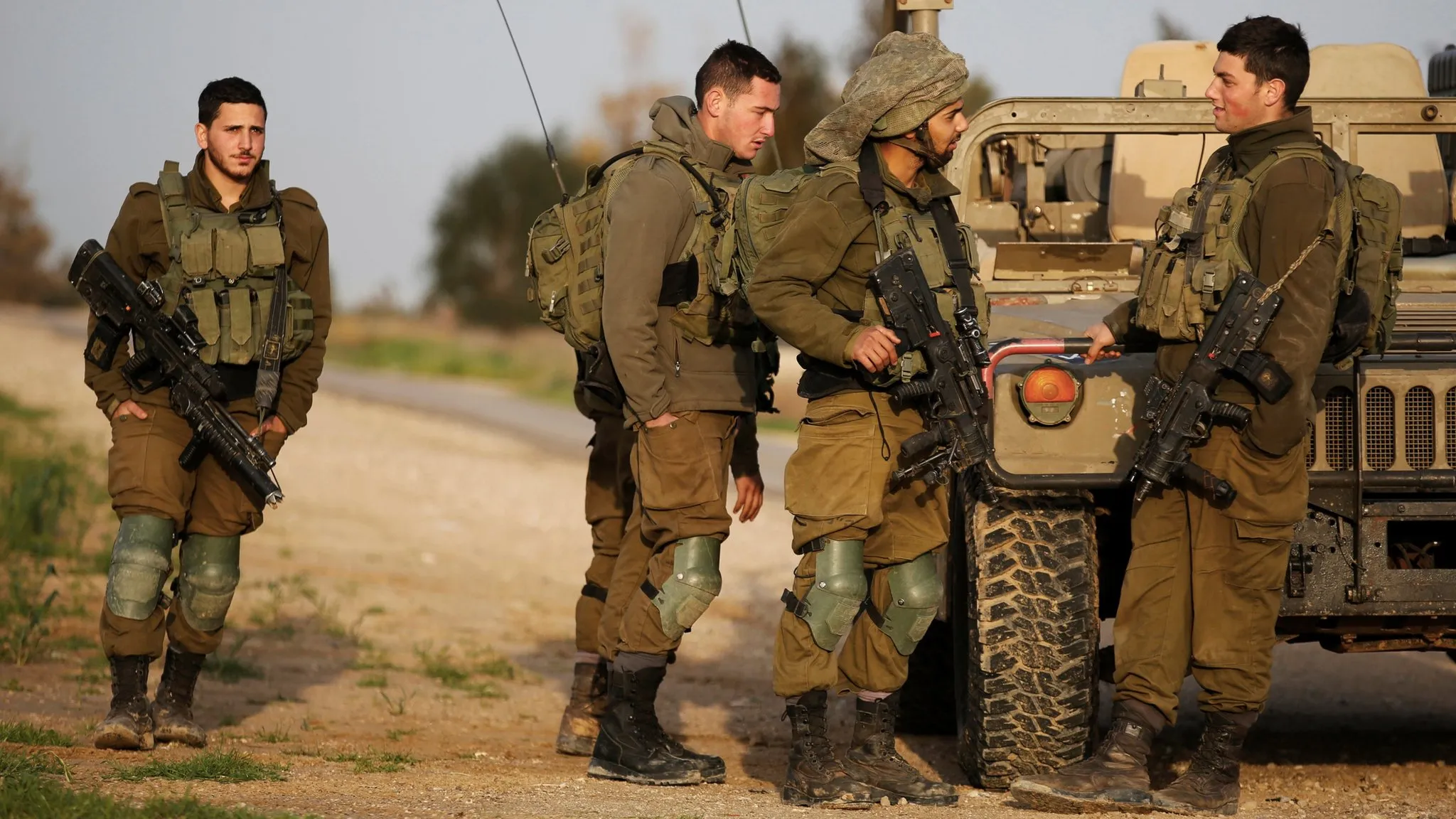 Israel Gaza: Four Israeli soldiers injured in border blast