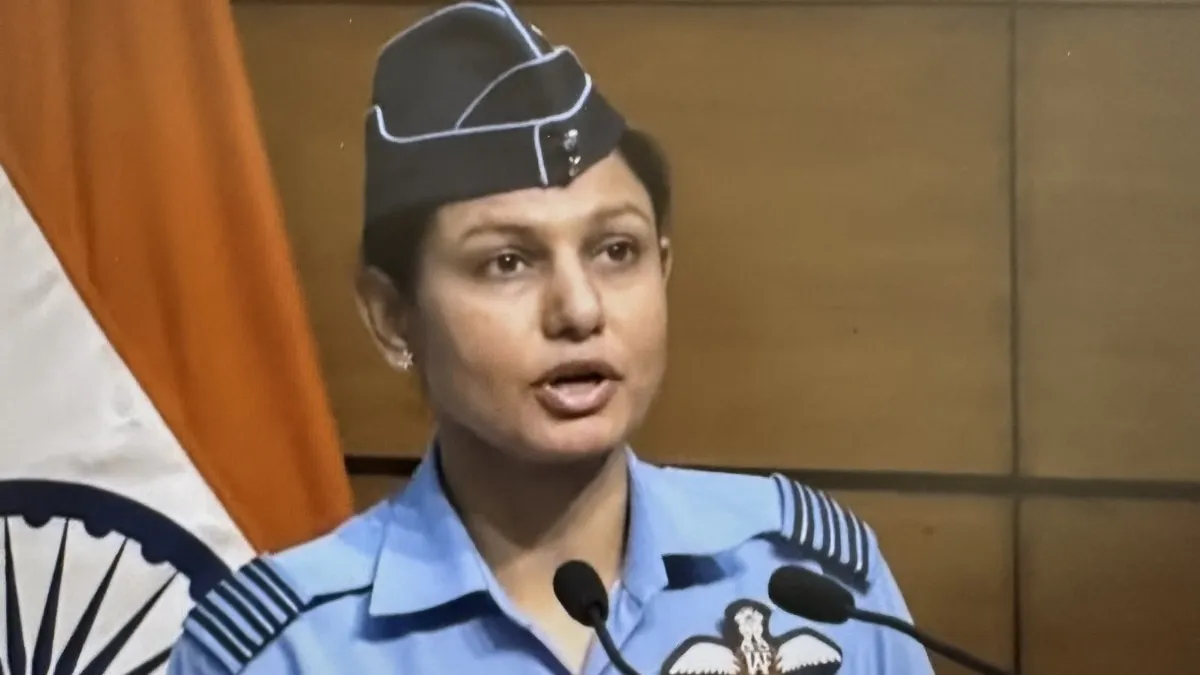 Who is Wing Commander Vyomika Singh? The IAF pilot who led the Operation  Sindoor briefing - Who is Wing Commander Vyomika Singh? The IAF pilot who  led the Operation Sindoor briefing BusinessToday