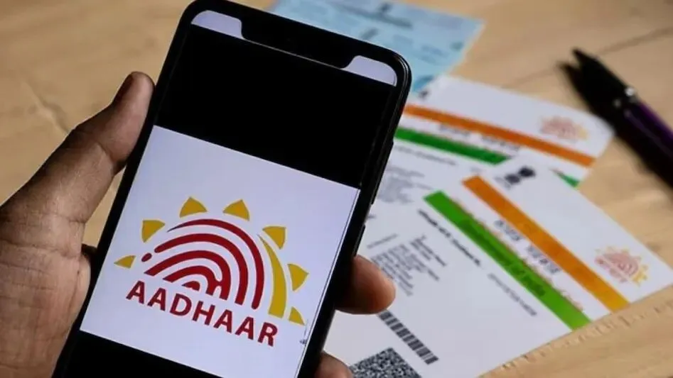 The proposal complies with the Aadhaar Act, which explicitly forbids organisations from collecting or storing Aadhaar numbers or biometric details during offline checks.