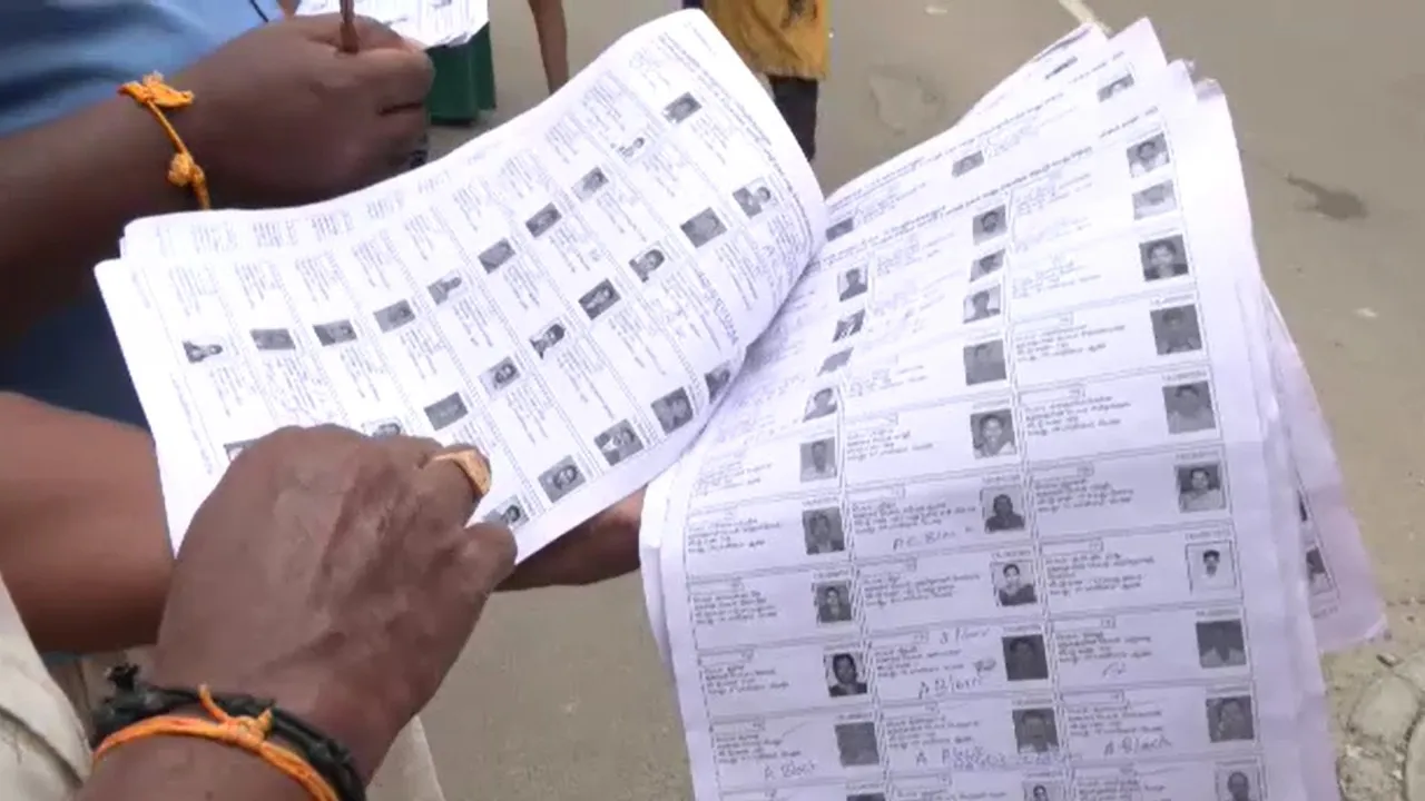 Most voter IDs issued here carry only a door number and no block number, a near-fatal omission in a settlement that spans 200–250 blocks. 