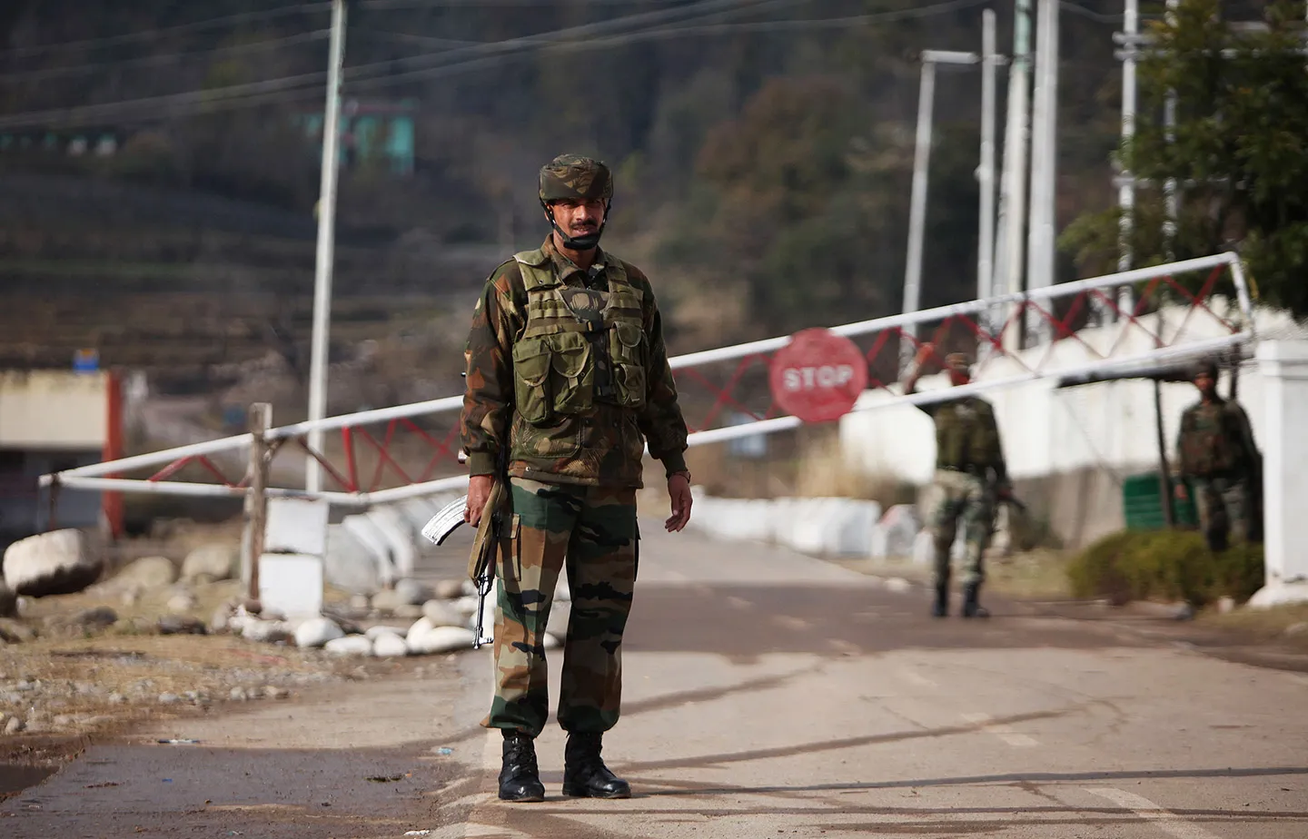 Ceasefire Violations in Kashmir: A War by Other Means? | Carnegie Endowment  for International Peace