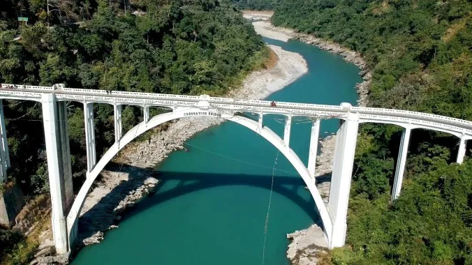 Coronation Bridge explosion scene: Sevoke police OC removed, line prod -  Sikkimexpress