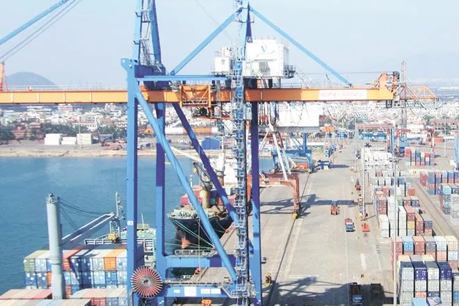 Kolkata, Haldia ports gear up with Rs 1,650-crore investment to compete  with Orissa's Dhamra port - Industry News | The Financial Express