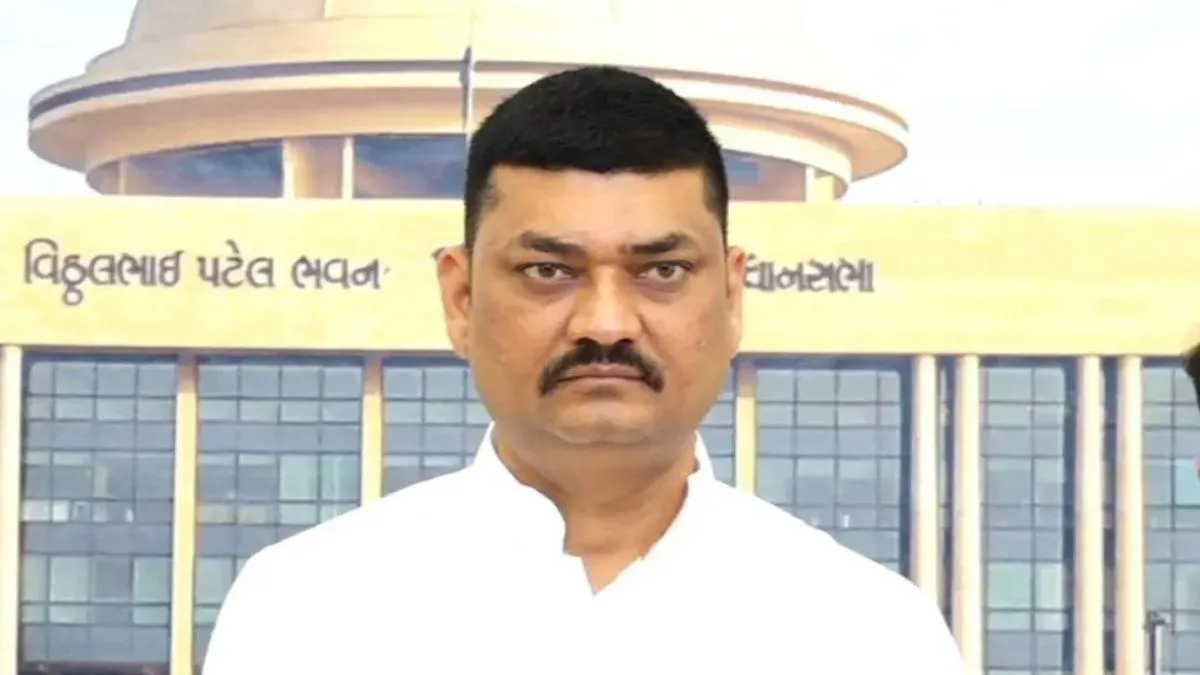 Rift in AAP: Botad MLA Umesh Makwana May Resign - The Blunt Times