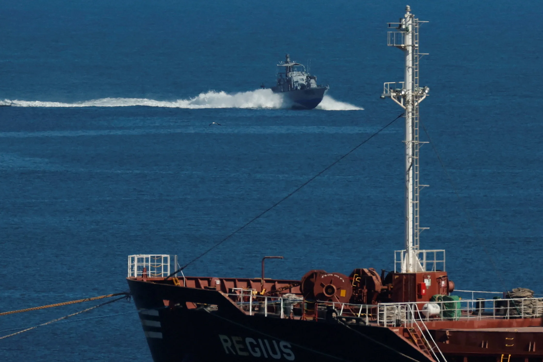An Israeli Navy vessel approaches Ashdod Port, after Israel intercepted some of the vessels of the Global Sumud Flotilla aiming to reach Gaza and break Israel's naval blockade, in southern Israel, October 2, 2025. REUTERS/Ammar Awad