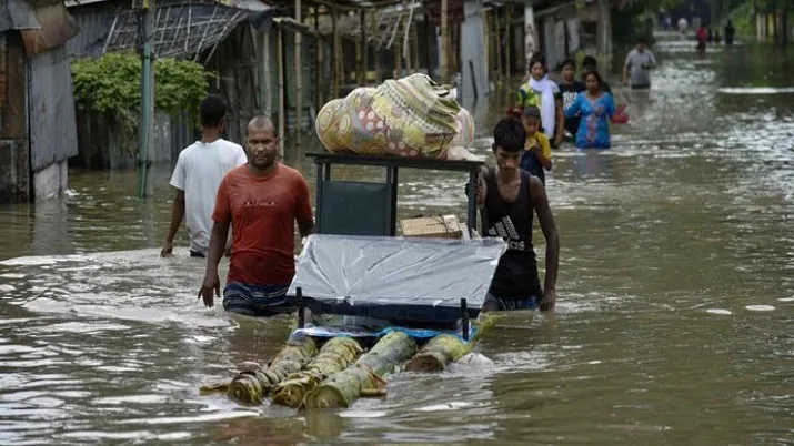 Assam flood related incident 9 died total death toll 85 | असम में बाढ़  संबंधी घटनाओं में नौ लोगों की मौत, मृतकों की संख्या 85 हुई - India TV Hindi