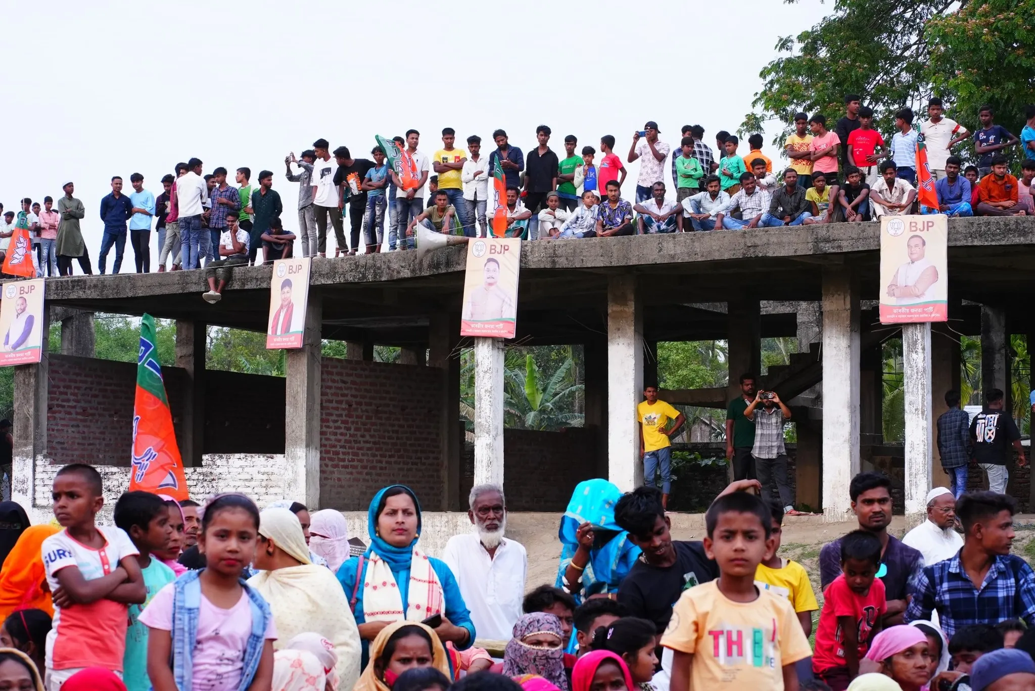 চামগুৰিৰ কাৱৈমাৰী উচ্চতৰ মাধ্যমিক বিদ্যালয় খেলপথাৰত 'বিজয় সংকল্প সমাৱেশ