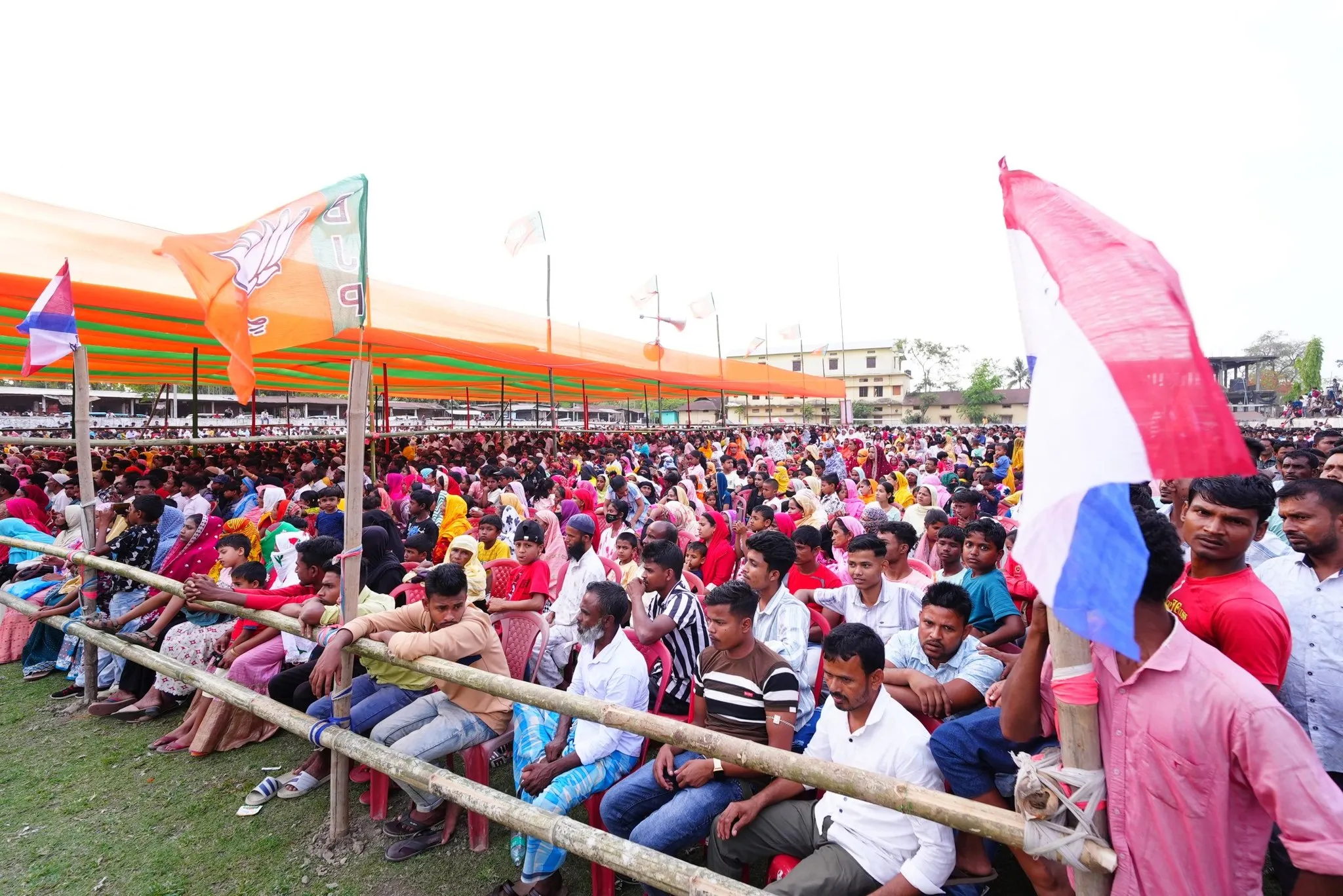  চামগুৰিৰ কাৱৈমাৰী উচ্চতৰ মাধ্যমিক বিদ্যালয় খেলপথাৰত 'বিজয় সংকল্প সমাৱেশ