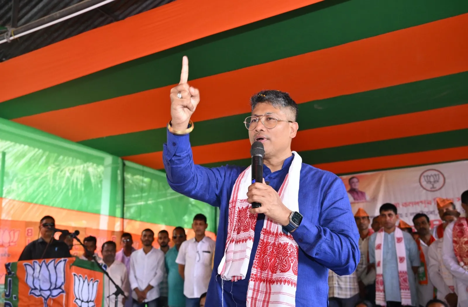 সমষ্টিয়ে সমষ্টিয়ে ইখনৰ পিছত সিখন নিৰ্বাচনী প্ৰচাৰ সভাত অংশগ্ৰহণ মন্ত্ৰী পীযুষ হাজৰীকাৰ