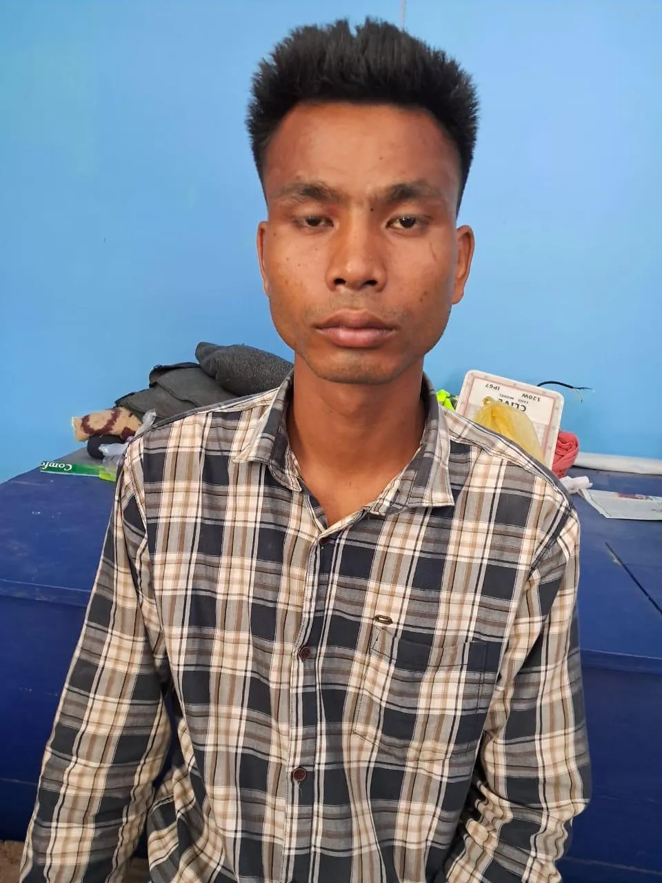 হাতী দাঁতৰ সৈতে চাৰি চোৰাং চিকাৰিক গ্ৰেপ্তাৰ চিৰাং আৰক্ষীৰ....