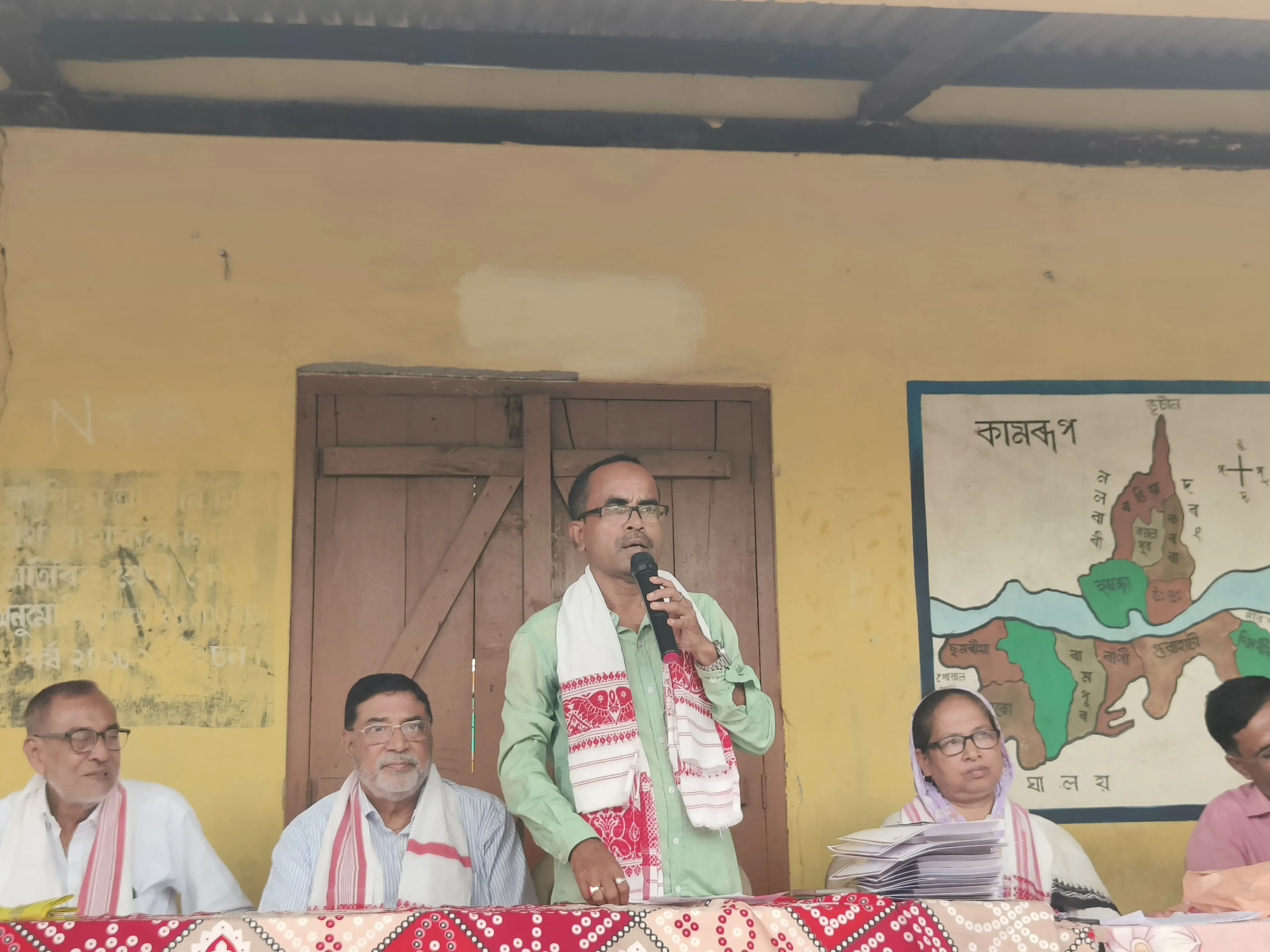 বৰ্ণি উচ্চ মাধ্যমিক বিদ্যালয়ৰ ১৬ গৰাকী ছাত্ৰ-ছাত্ৰীক সম্বৰ্ধনা
