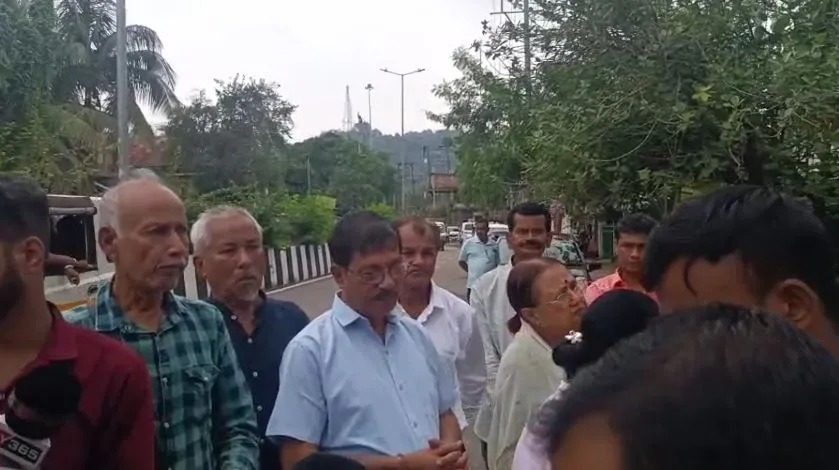 ৰাজগড়ৰ পৰাগ দাসৰ প্ৰতিমূৰ্তিৰ সন্মুখত শ্ৰদ্ধাঞ্জলি অনুষ্ঠানঃ আত্মীয়, সংগ্ৰামী সতীৰ্থৰ অংশগ্ৰহণ...