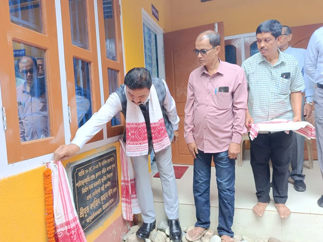 পাটাছাৰকুছি প্রেছ ক্লাবৰ বৰ্দ্ধিত ৰূপত পুনৰ নিৰ্মিত কার্যালয় ভৱনৰ উদ্বোধন