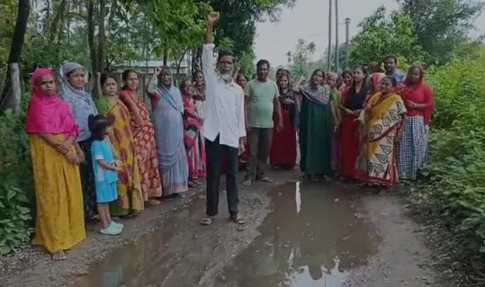 ৰাইজৰ তীব্ৰ প্ৰতিবাদ