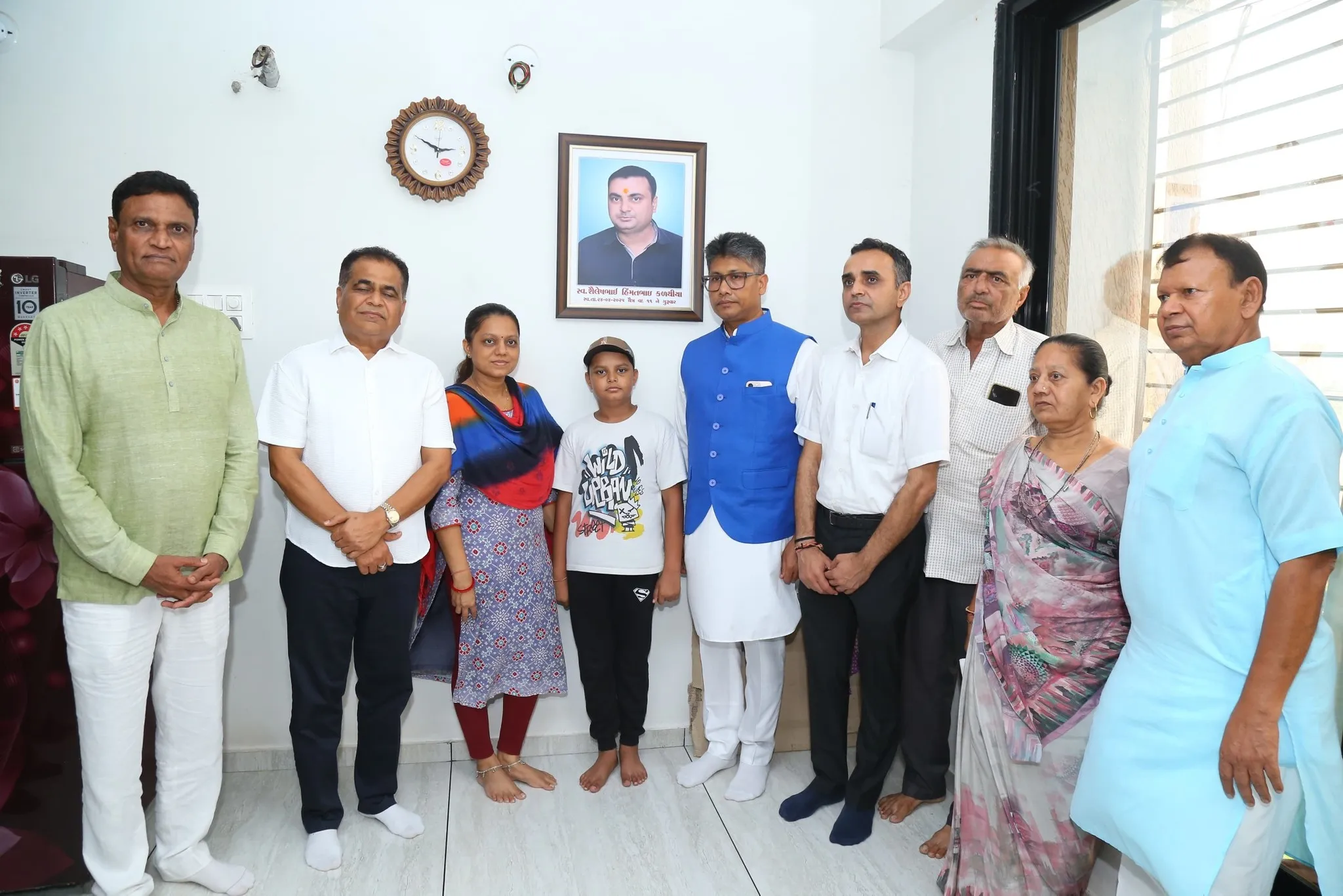 পেহেলগামত সন্ত্ৰাসবাদীৰ গুলীত প্ৰাণ হেৰুওৱা পৰিয়ালৰ বাসগৃহত মন্ত্ৰী পীযুষ হাজৰীকা