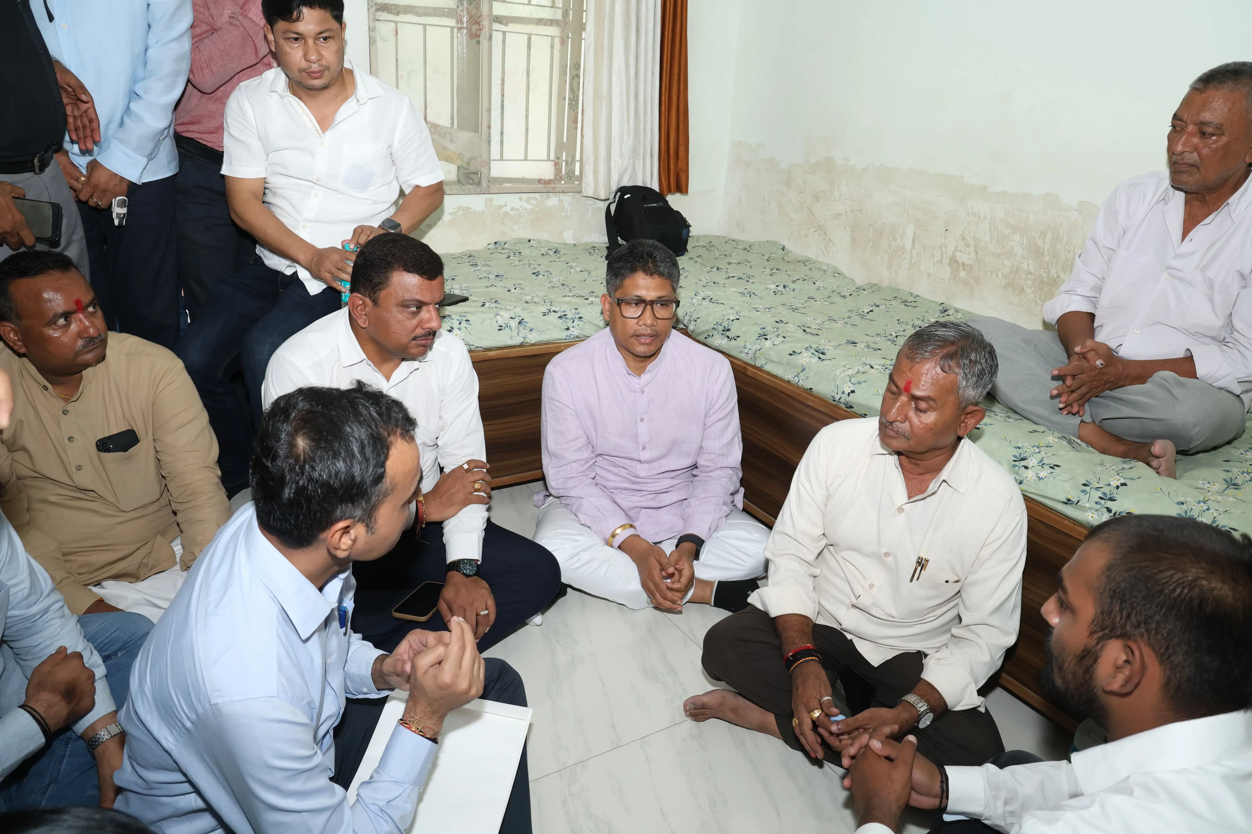 অসমবাসীৰ হৈ সমবেদনা জ্ঞাপন মন্ত্ৰী হাজৰীকাৰ