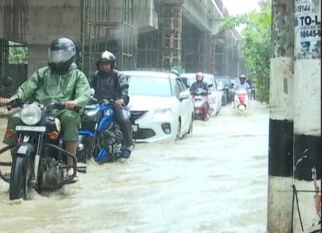 নাই খাদ্য, নাই খোৱা পানী, বন্ধ ব্যৱসায়ঃ গুৱাহাটীত এইসকলো অসহায়...