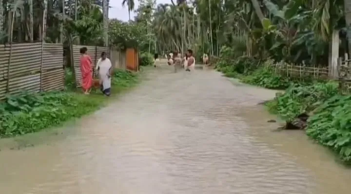 বাঢ়িছে কপিলীৰ জলস্তৰ