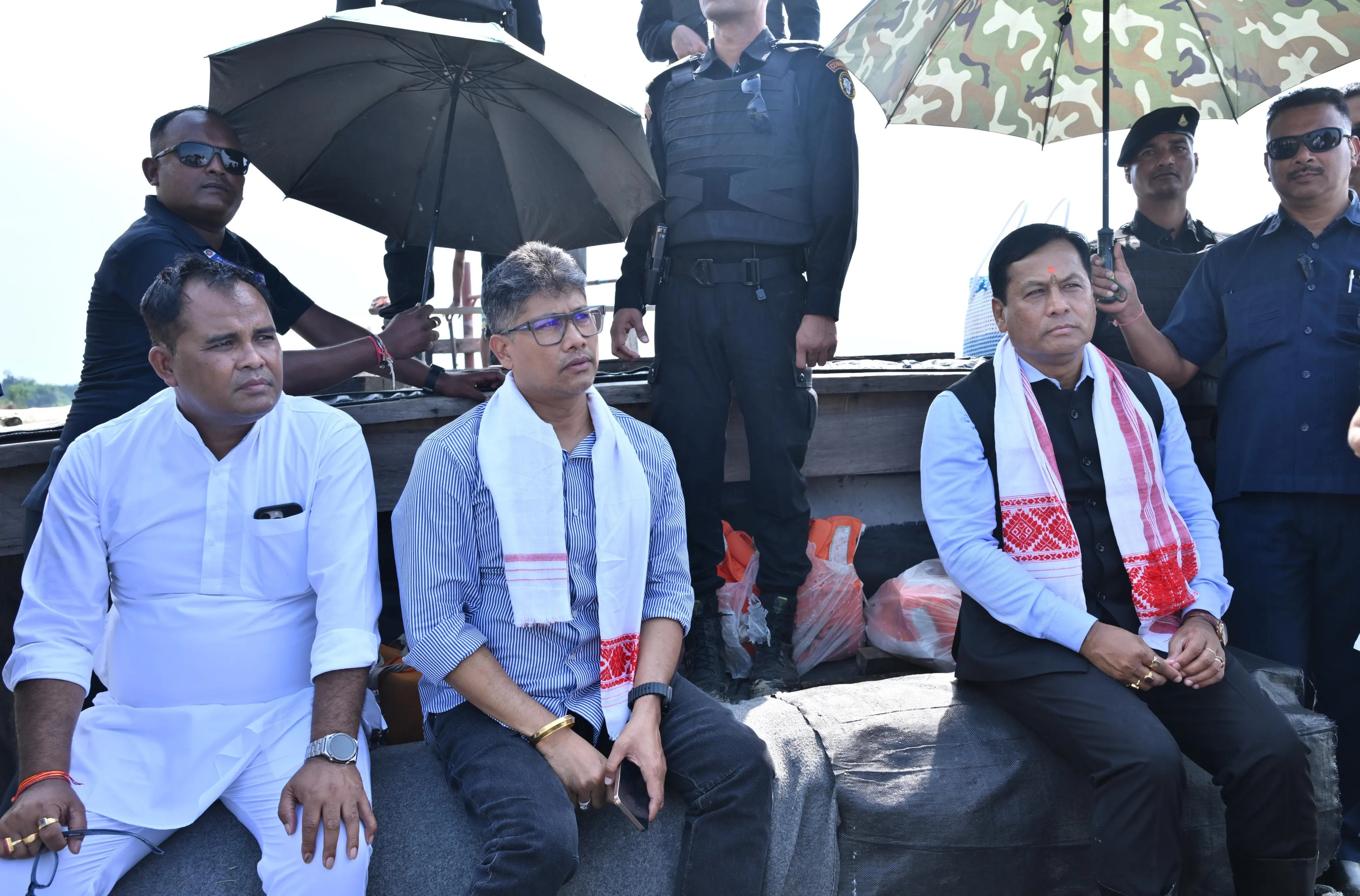  গৰীয়াটিং আৰু কেৰাণীগাঁৱত খহনীয়া প্ৰতিৰোধী প্ৰকল্প গ্ৰহণ 