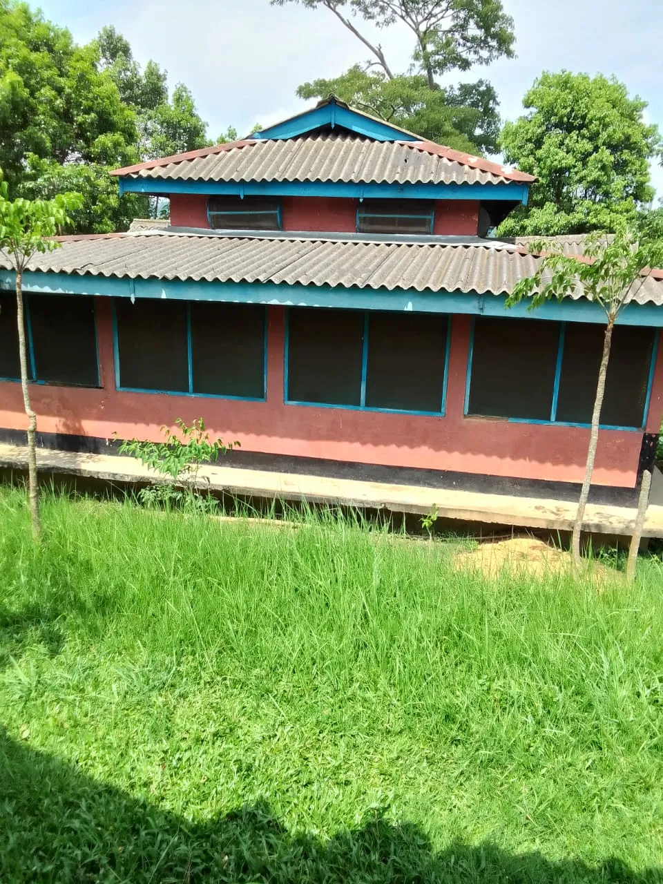 এইটোৱেই হাফলঙৰ এৰী সমাহাৰ কেন্দ্ৰ। যাৰ ওপৰত নিৰ্ভৰশীল অসমৰ এৰী শিল্পৰ ভৱিষ্যত। এতিয়া এইটো দখল কৰিলে হোজাইছা চেণ্ট্ৰেল ৱেলফেয়াৰ কমিটীয়ে
