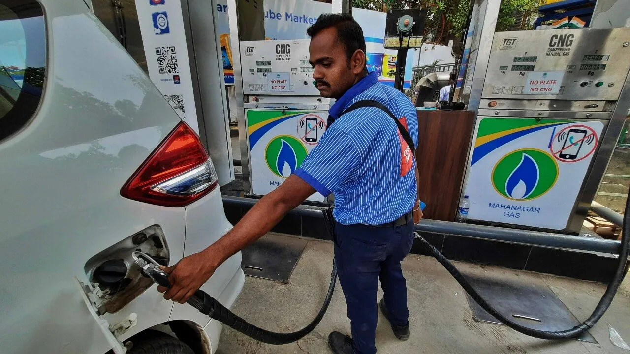 Affordable CNG cars in India - Looking for a CNG car under Rs 10 lakh? 3  Maruti, Hyundai, Tata models to be considered - India Today