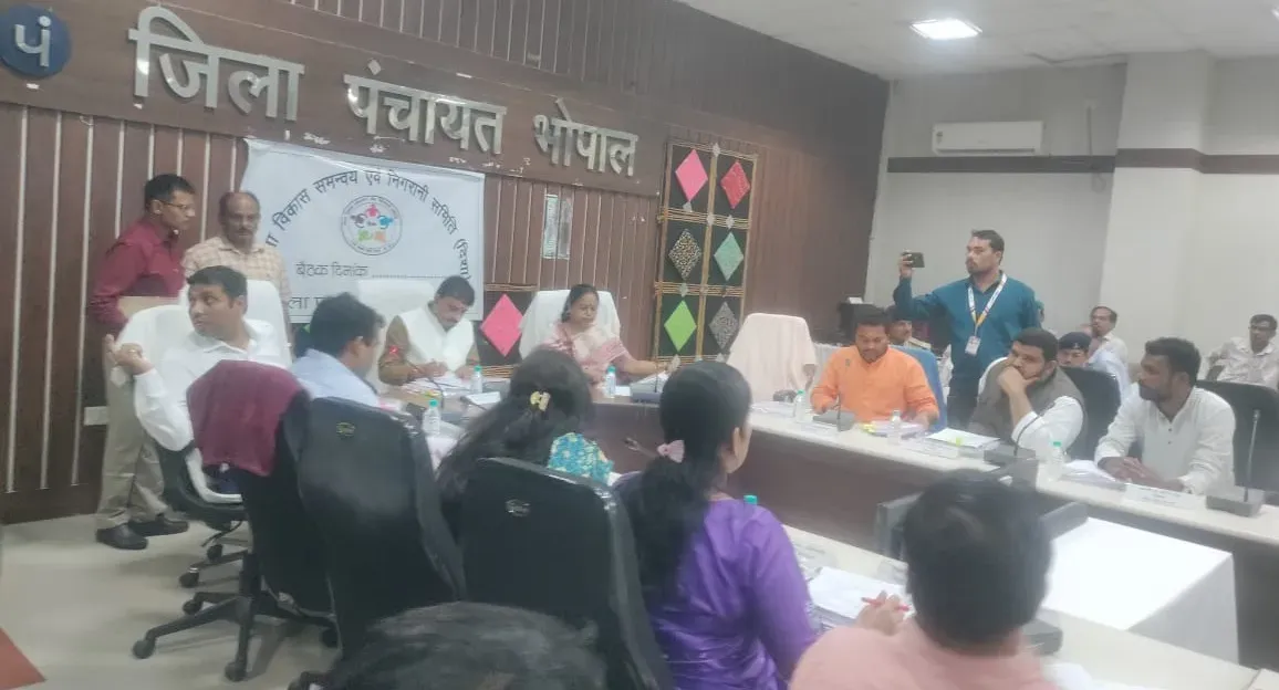 Bhopal MP Alok Sharma Meeting