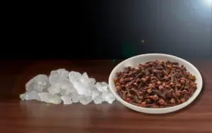 Barish Mein Kapdo Se Seelan Ki Badbu Kaise Hataye