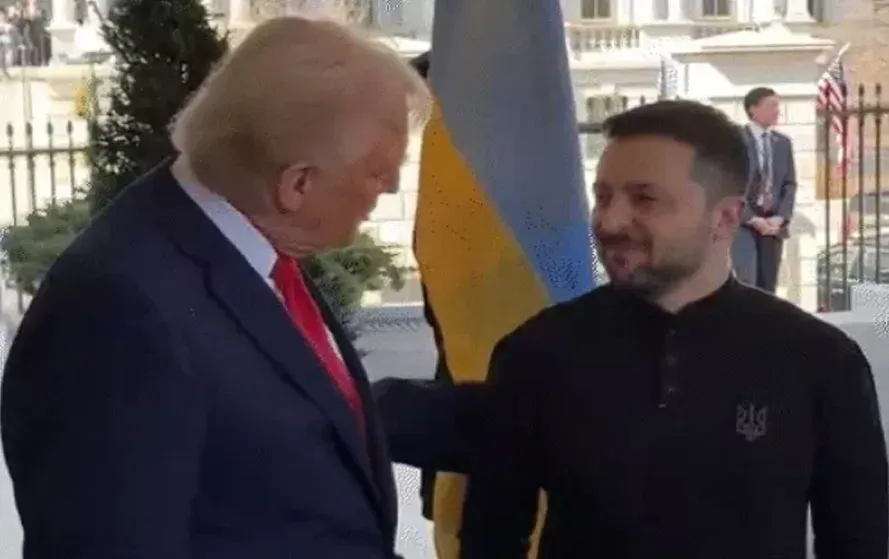 बैठक के पहले यूक्रेनी राष्ट्रपति वलोडिमिर जेलेंस्की को रिसीव करते अमेरिकी राष्ट्रपति डोनाल्ड ट्रंप