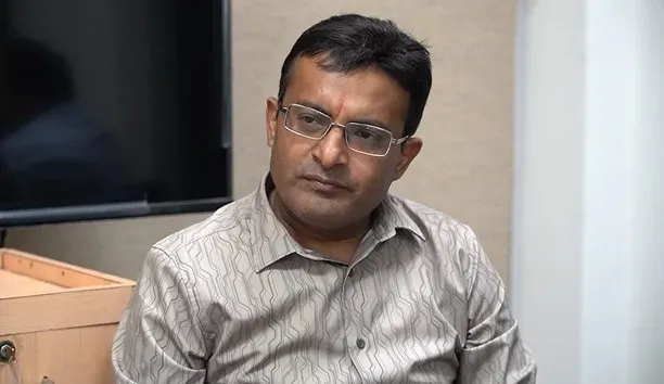 Dr. Santosh Agarwal