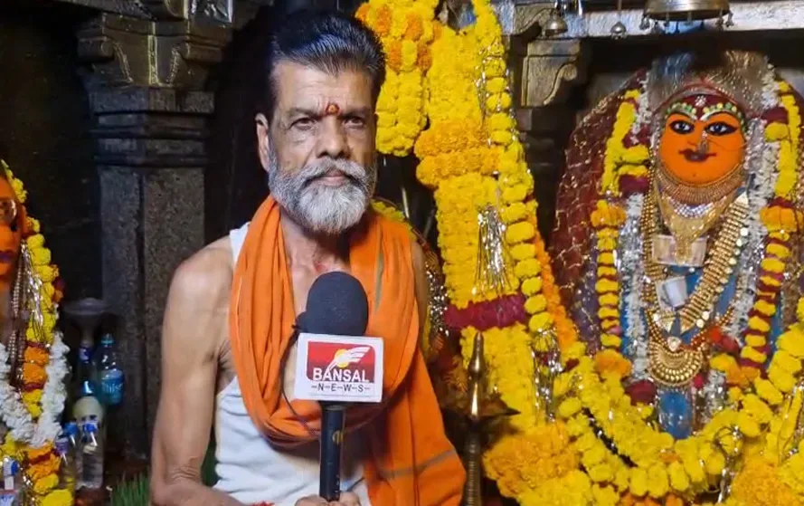 Ratlam satrunda mata mandir pandit