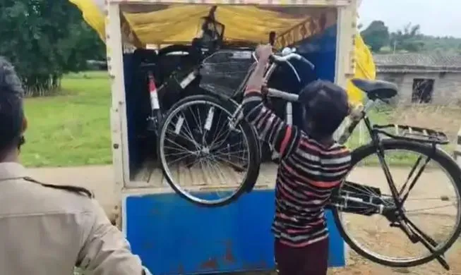 Singrauli bicycle principal Chori
