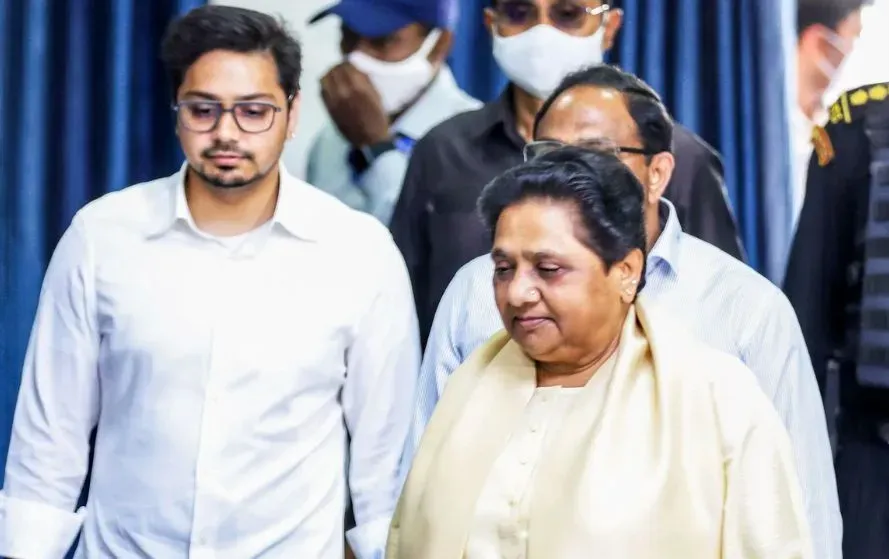 UP Lucknow Politics BSP Chief Mayawati Akash Anand