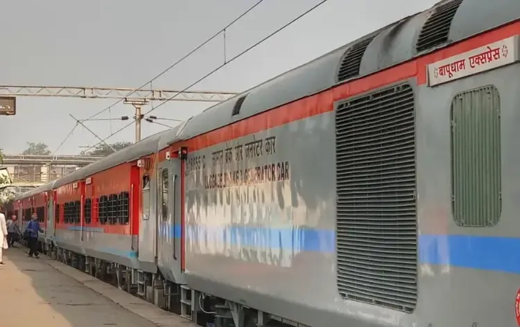 UP Prayagraj Bapu Dham Express run from prayagraj junction instead rambagh news zxc