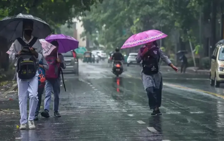 UP Weather thunderstorm rain 45 districts today IMD issue alert zxc