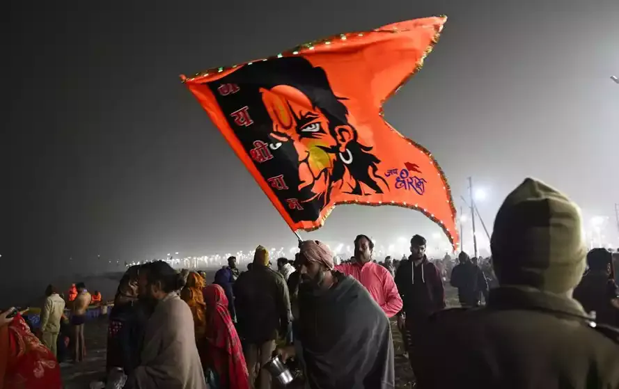 हर-हर महादेव से गुंजायमान हुआ महाकुंभ मेला , भक्तों ने स्नान कर भोले बाबा का ध्यान किया।