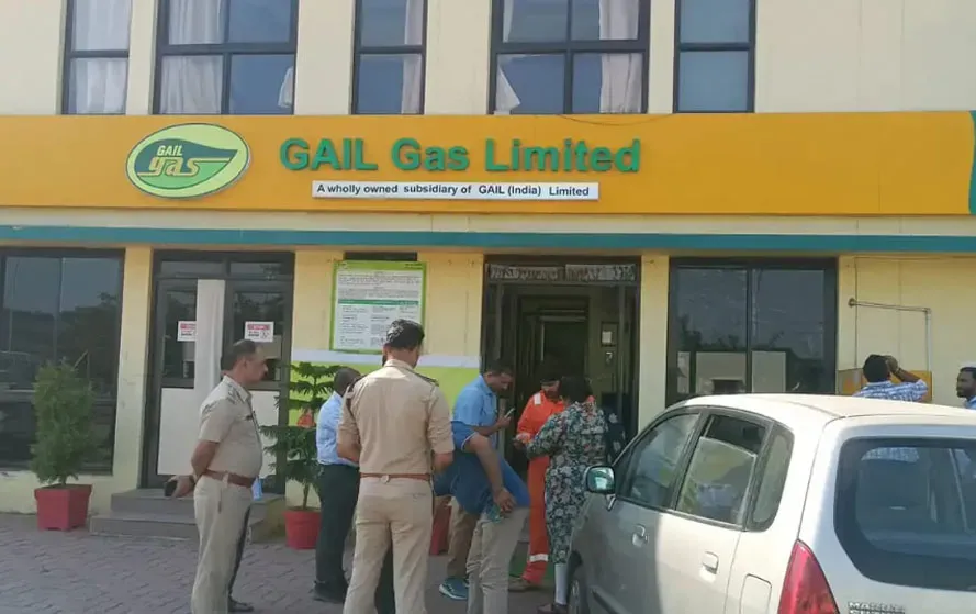 गैस लीक घटना की सूचना मिलते ही प्लांट पर NDRF और SDRF की टीमें मौके पर पहुंची। 