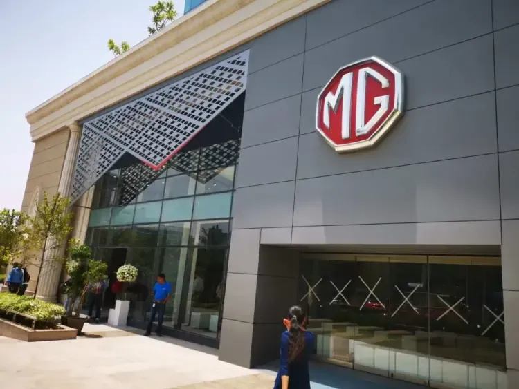 Raipur MG Car Showroom Lift Fall Accident