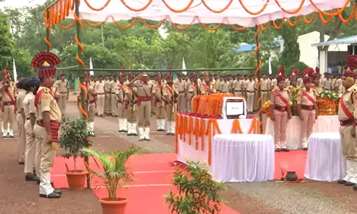 Guard of honour was given to martyr Akash Rao in Mana Police Battalion