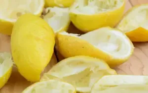 Barish Mein Kapdo Se Seelan Ki Badbu Kaise Hataye