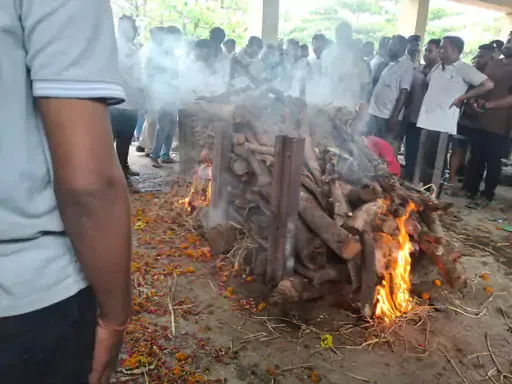 Martyr Akash Rao Giripunje's son lit the funeral pyre