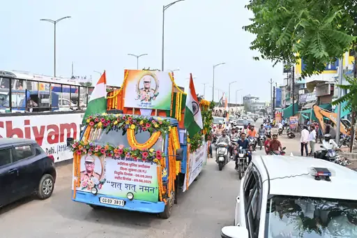 A large convoy of vehicles carrying officers and people took place during the last journey of the martyr