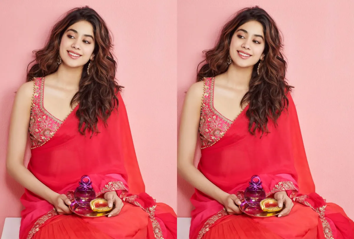 Katrina Kaif Alia Bhatt Janhvi Kapoor Bollywood Actress Look Stunning In Red Saree - 