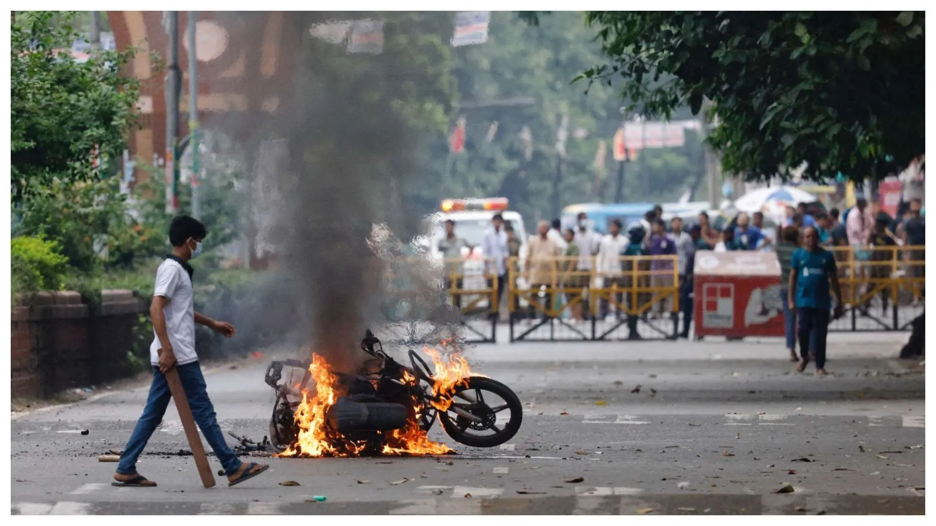 bangladesh unrest live updates osman hadi janaza fear violence bsf high alert
