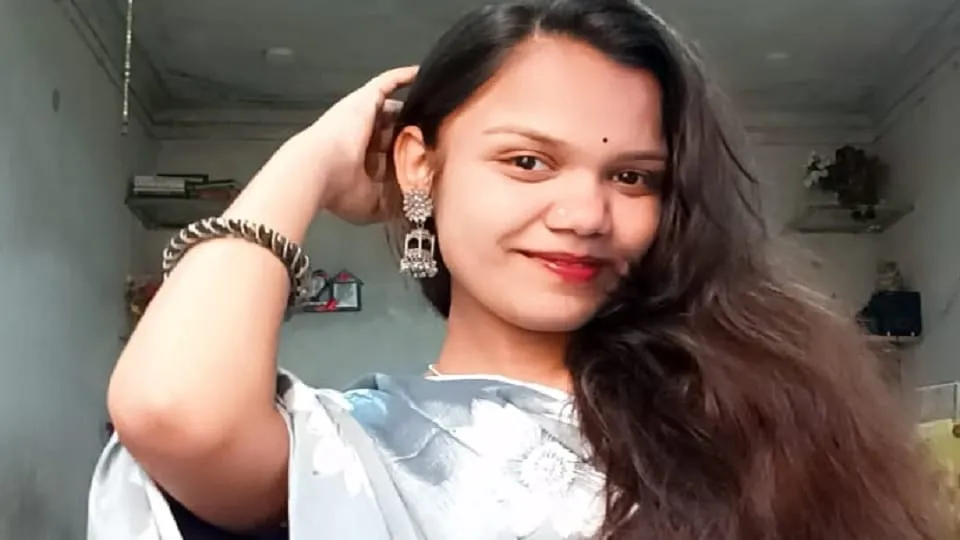 Jagdalpur:12वीं की छात्रा ने फांसी लगाकर की आत्महत्या, पेपर खराब होने की  वजह से थी बेहद परेशान - A 12th-grade Student Committed Suicide By Hanging  Herself - Amar Ujala Hindi News Live