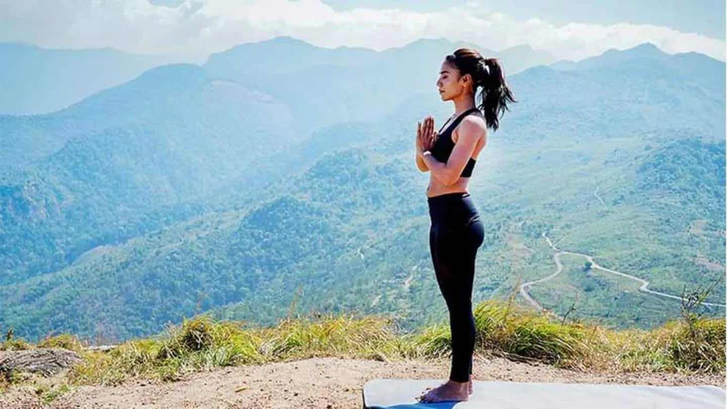 प्रणामासन: सूर्य नमस्कार आसन का महत्वपूर्ण भाग है यह योगासन, जानिए इससे  जुड़ी महत्वपूर्ण बातें