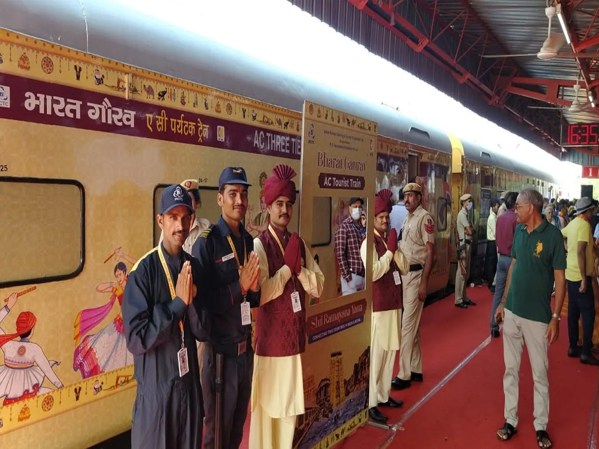 पहली भारत गौरव ट्रेन का रिस्&zwj;पांस देख आईआरसीटीसी का बड़ा फैसला,दूसरी ट्रेन चलाने की तैयारी, जानें शेड्यूल - indian railways will run second bharat gaurav tourist ...