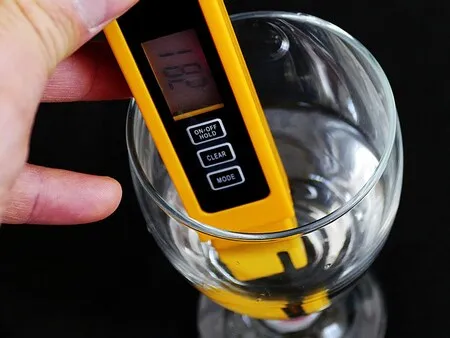 घर में आ रहा बोतल वाला पानी पीने लायक है या नहीं, बताएगा ये छोटा सा डिवाइस, कीमत 2 दिन के चाय-नाश्ते के बराबर - Tds meter to check purity of water