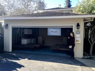 Google First Office: आल‍िशान ब‍िल्‍ड‍िंग नहीं, इस गैराज से हुई थी कंपनी की शुरुआत; देखें Photos - News18 हिंदी